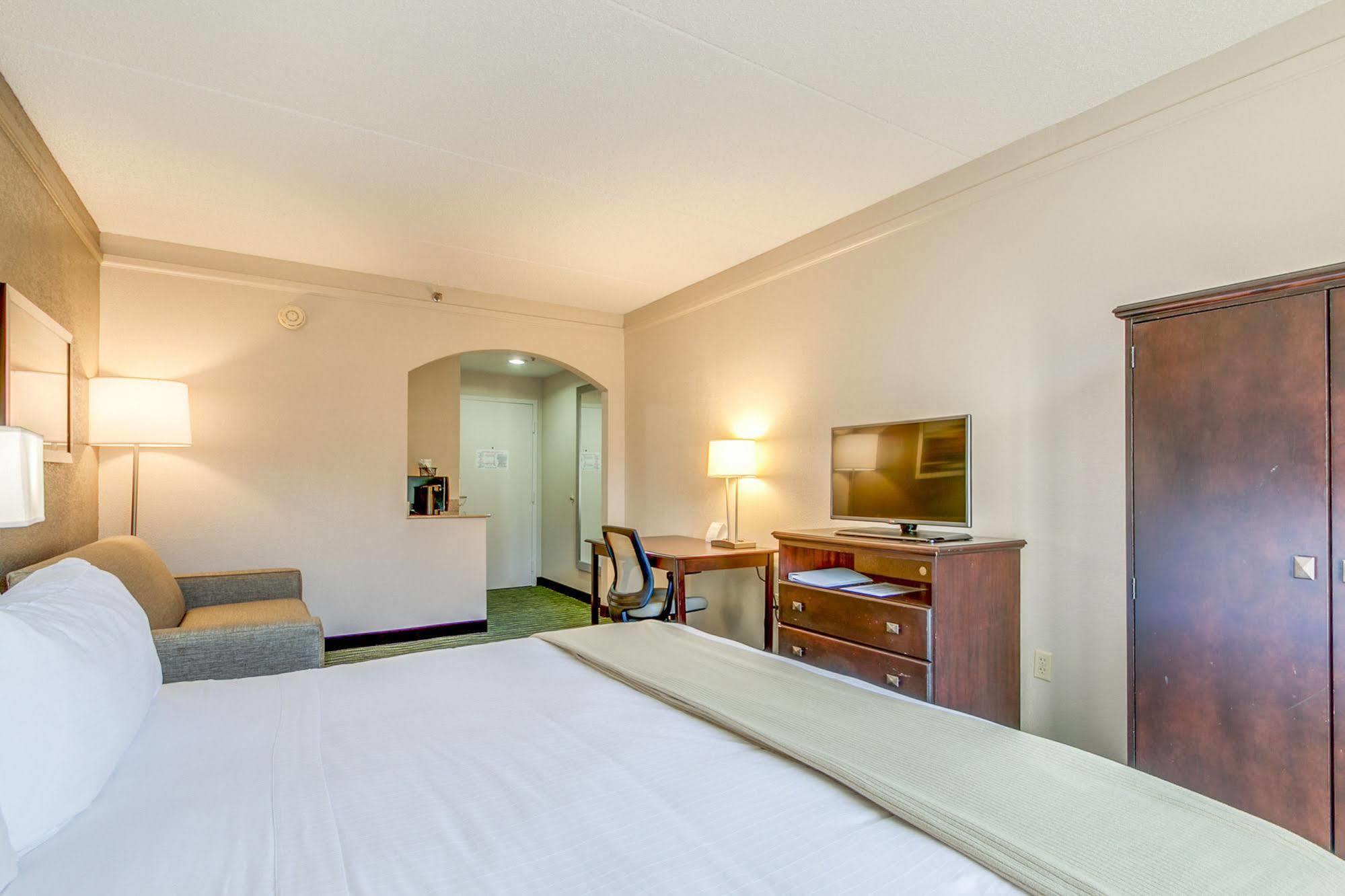 Holiday Inn Express Hotel & Suites Midlothian Turnpike By Ihg North Chesterfield Buitenkant foto